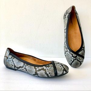 Vionic Snake Print Flats with Black Trim